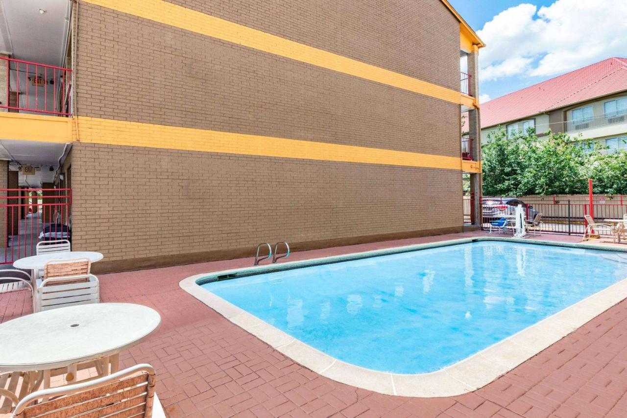Hotel Howard Johnson By Wyndham Hobby Airport Houston