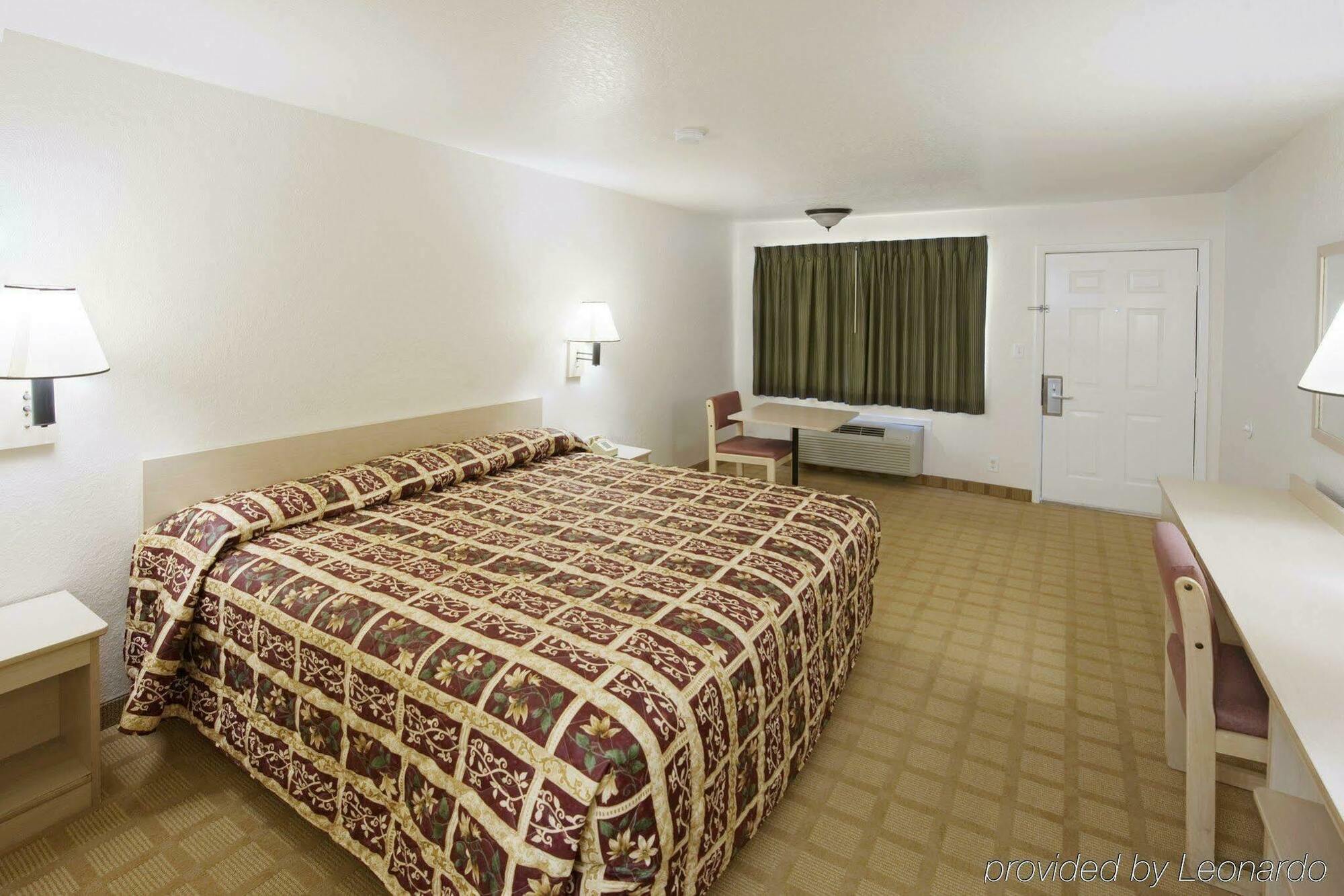 Howard Johnson By Wyndham Hobby Airport Houston