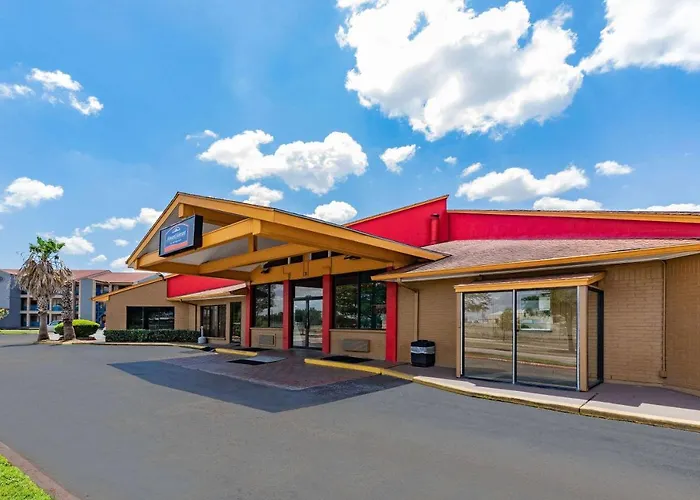 Howard Johnson By Wyndham Houston Hobby Airport