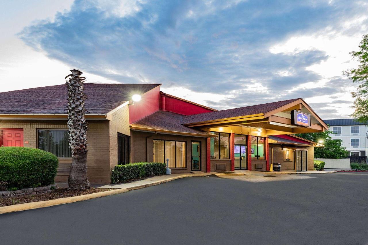 Hotel Howard Johnson By Wyndham Hobby Airport