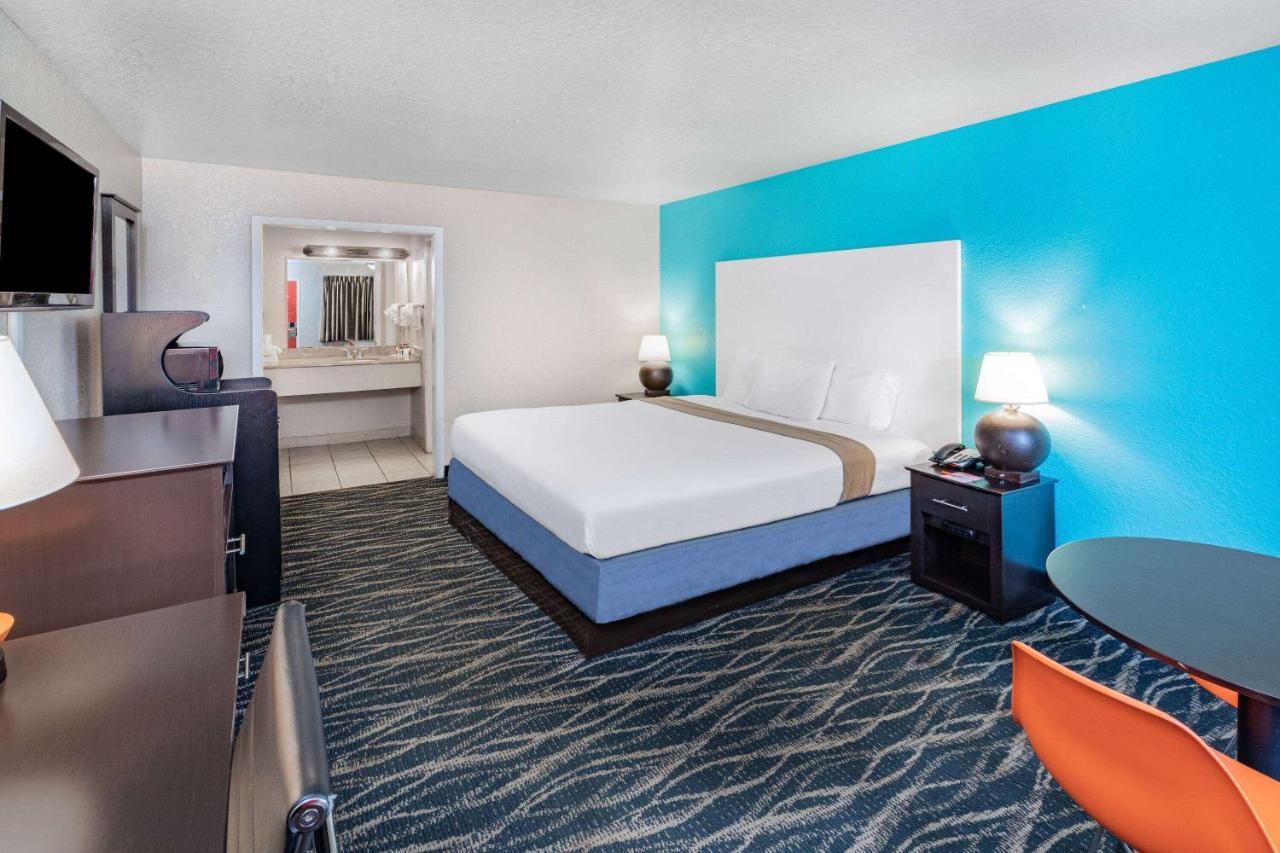 Howard Johnson By Wyndham Hobby Airport Hotel Houston