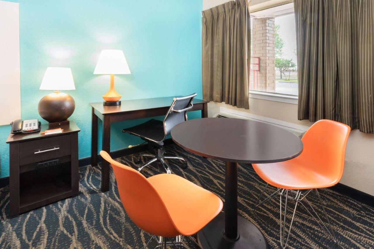 Hotel Howard Johnson By Wyndham Hobby Airport Houston