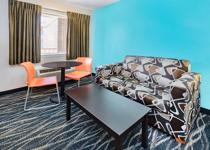 Howard Johnson By Wyndham Houston Hobby Airport