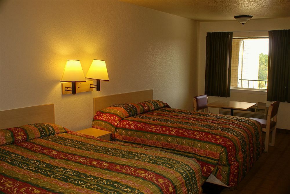 Howard Johnson By Wyndham Hobby Airport Houston