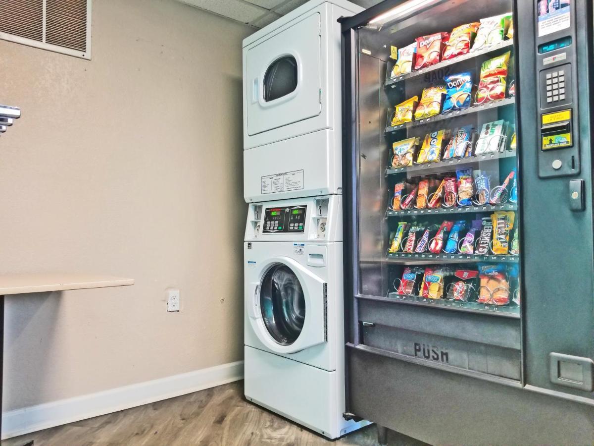 Howard Johnson By Wyndham Hobby Airport Houston